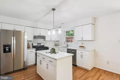 Kitchen - 8840 Eagle Rock Ln, Springfield, VA 22153 photo 1 of 3
