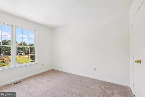 Bedroom - 8840 Eagle Rock Ln, Springfield, VA 22153 photo 6 of 8