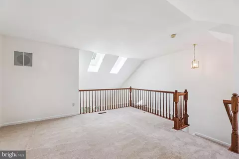 Living - 8840 Eagle Rock Ln, Springfield, VA 22153 photo 9 of 12