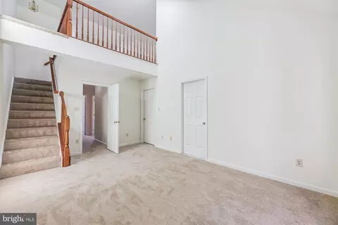 Entry Way - 8840 Eagle Rock Ln, Springfield, VA 22153 photo 3 of 4