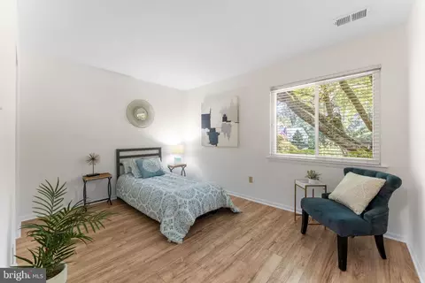 Bedroom - 11401 Turnmill Ln, Reston, VA 20191 photo 6 of 7