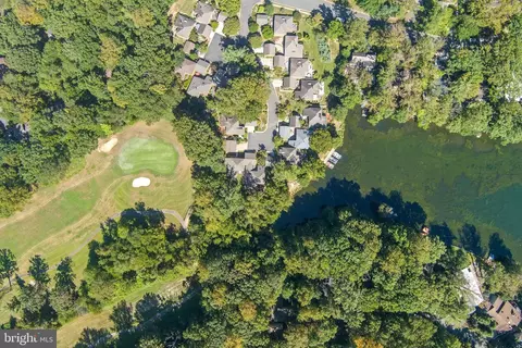 View/Area - 11401 Turnmill Ln, Reston, VA 20191 photo 3 of 8