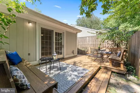 Exterior - 11401 Turnmill Ln, Reston, VA 20191 photo 2 of 9