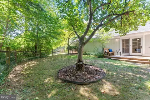 Exterior - 11401 Turnmill Ln, Reston, VA 20191 photo 3 of 9