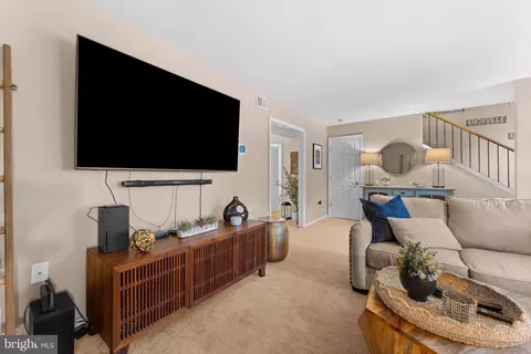 11190 Forest Edge Dr, Reston, VA 20190 photo 13