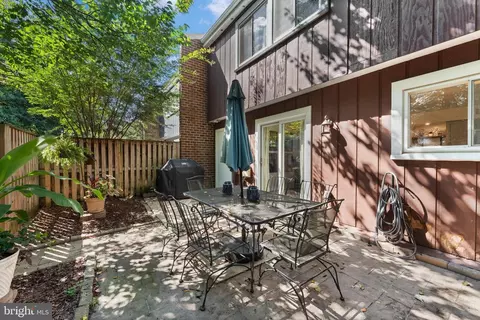 11190 Forest Edge Dr, Reston, VA 20190 photo 25