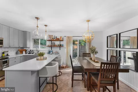 11190 Forest Edge Dr, Reston, VA 20190 photo 14