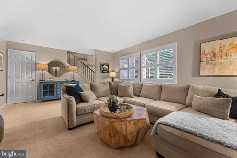 11190 Forest Edge Dr, Reston, VA 20190 photo 12