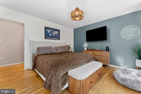 11190 Forest Edge Dr, Reston, VA 20190 photo 33