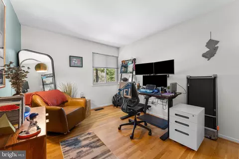 11190 Forest Edge Dr, Reston, VA 20190 photo 27