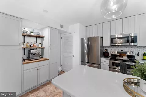 11190 Forest Edge Dr, Reston, VA 20190 photo 16