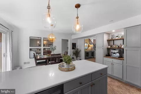 11190 Forest Edge Dr, Reston, VA 20190 photo 19
