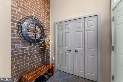 11190 Forest Edge Dr, Reston, VA 20190 photo 8
