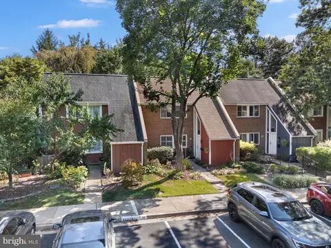 11190 Forest Edge Dr, Reston, VA 20190 photo 37