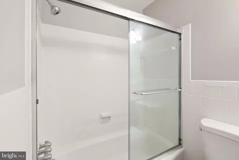 Bath - 6611 Burlington Pl, Springfield, VA 22152 photo 2 of 3