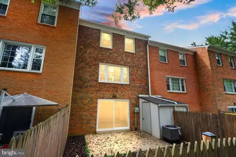 Exterior - 6611 Burlington Pl, Springfield, VA 22152 photo 4 of 7