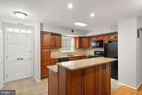 Entry Way - 6611 Burlington Pl, Springfield, VA 22152 photo 1 of 5