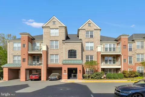 12161 Abington Hall Pl #202, Reston, VA 20190