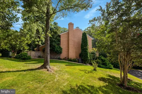 Exterior - 11088 Glade Ct, Reston, VA 20191 photo 7 of 13