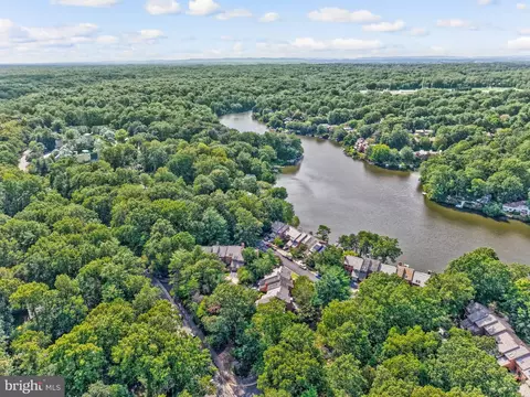 View/Area - 11088 Glade Ct, Reston, VA 20191 photo 2 of 12