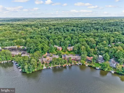 View/Area - 11088 Glade Ct, Reston, VA 20191 photo 10 of 12