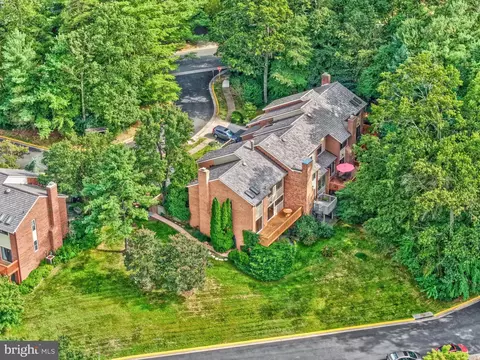 View/Area - 11088 Glade Ct, Reston, VA 20191 photo 11 of 12