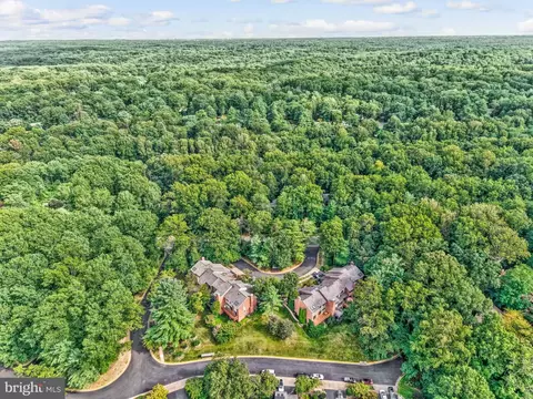 View/Area - 11088 Glade Ct, Reston, VA 20191 photo 9 of 12