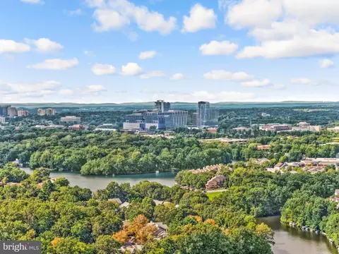 View/Area - 11088 Glade Ct, Reston, VA 20191 photo 5 of 12