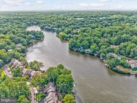 View/Area - 11088 Glade Ct, Reston, VA 20191 photo 7 of 12