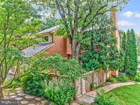 Exterior - 11088 Glade Ct, Reston, VA 20191 photo 13 of 13