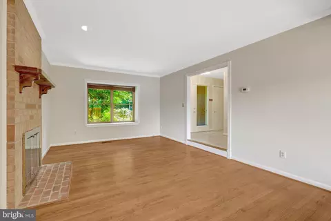 Living - 11088 Glade Ct, Reston, VA 20191 photo 2 of 6