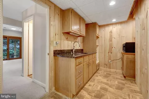 Entry Way - 11088 Glade Ct, Reston, VA 20191 photo 5 of 6