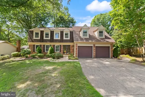 10134 Red Spruce Rd, Fairfax, VA 22032