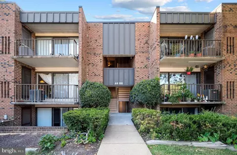 4408 Island Pl #303, Annandale, VA 22003