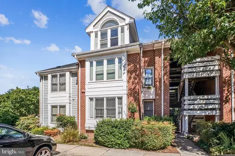 7592 K Lakeside Village Dr, Falls Church, VA 22042