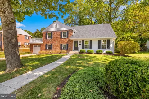 8415 Riverside Rd, Alexandria, VA 22308