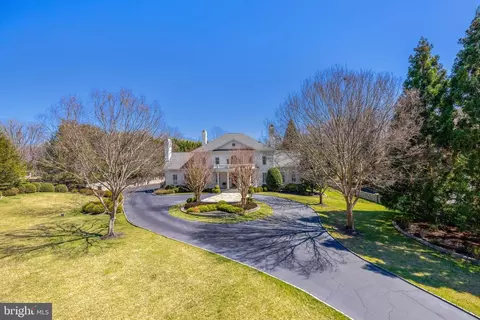 345 Springvale Rd, Great Falls, VA 22066