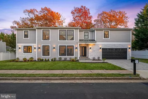 2207 Arden St, Dunn Loring, VA 22027