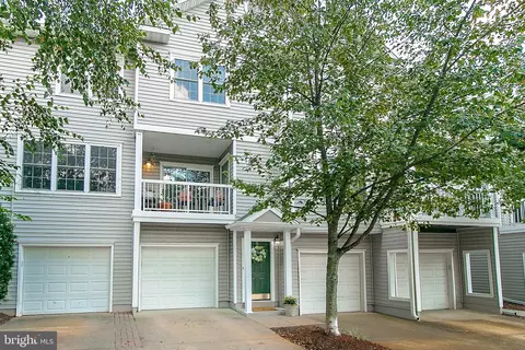 12799 Fair Briar Ln, Fairfax, VA 22033