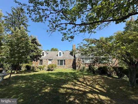1700 Collingwood Rd, Alexandria, VA 22308