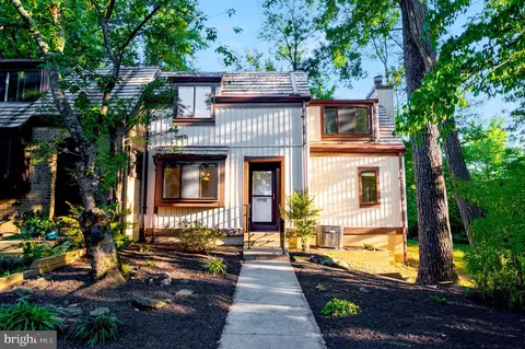 1501 Scandia Cir, Reston, VA 20190