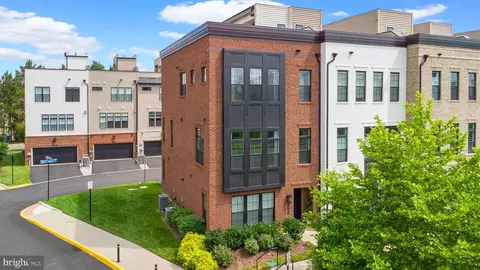 1741 Mckenna Point Dr #2701, Mclean, VA 22102