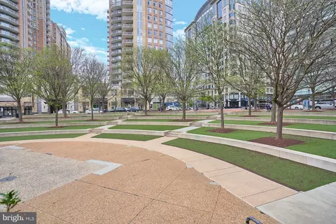 2245 Hunters Run Dr, Reston, VA 20191 photo 46