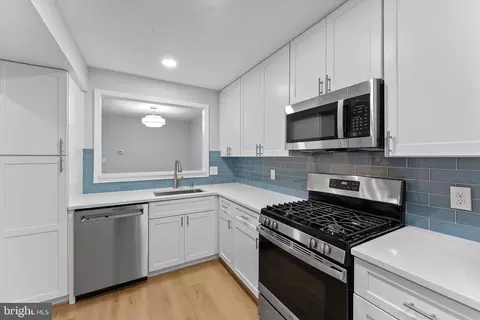 2245 Hunters Run Dr, Reston, VA 20191 photo 16