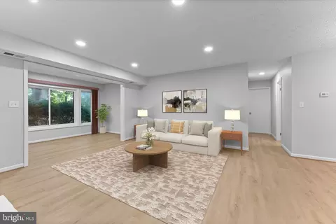 2245 Hunters Run Dr, Reston, VA 20191 photo 4