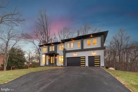 4824 Village Dr, Fairfax, VA 22030