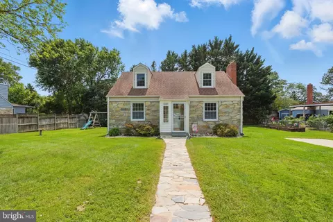 2607 Popkins Ln, Alexandria, VA 22306