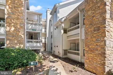 4443 Fair Stone Dr #304, Fairfax, VA 22033