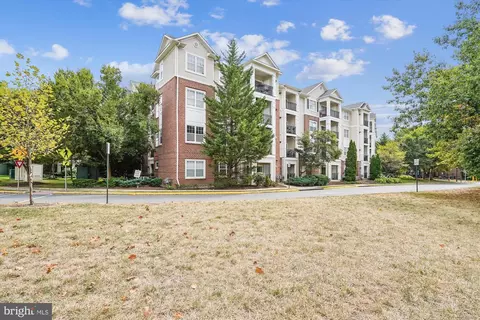 12953 Centre Park Cir #222, Herndon, VA 20171