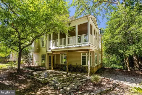 Exterior - 6732 Baron Rd, Mclean, VA 22101 photo 19 of 25